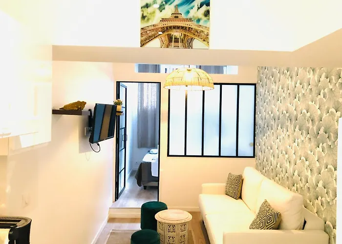Arc De Triomphe -Marie Antoinette Garden Residence Hotel