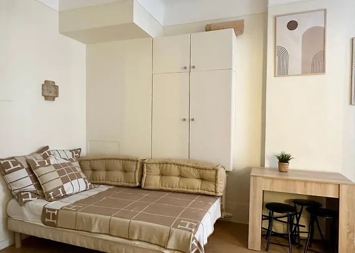 Arc De Triomphe -Marie Antoinette Garden Residence Hotel